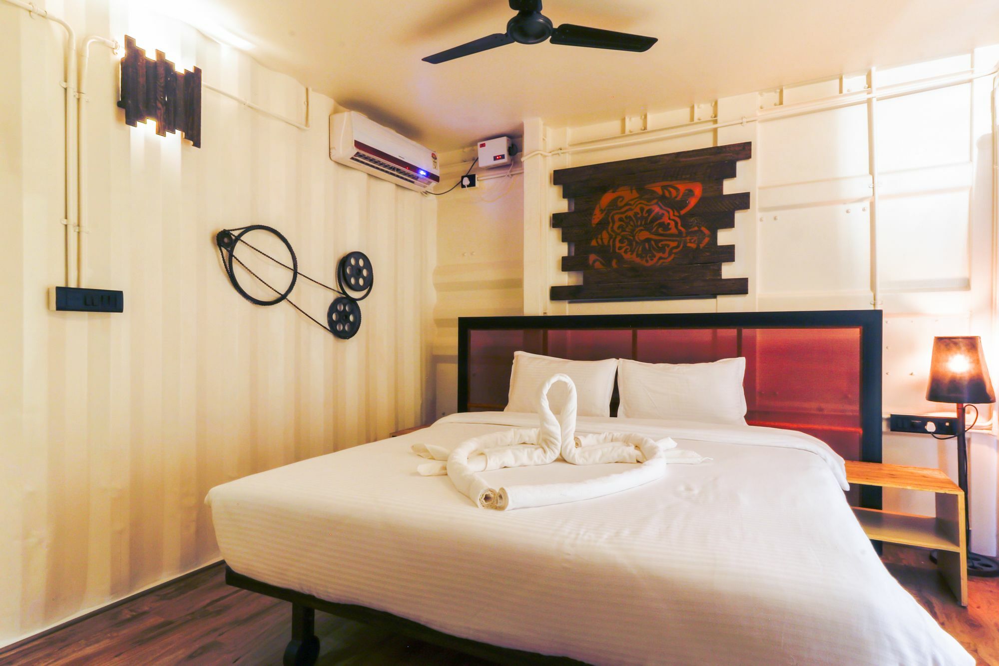 Beach Box Hotel Baga Gosavvy Collection Екстериор снимка